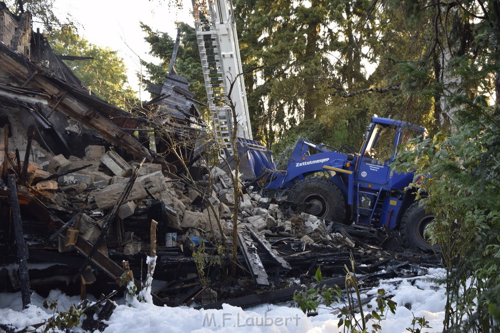 Grossfeuer Einfamilienhaus Siegburg Muehlengrabenstr P1070.JPG - Miklos Laubert